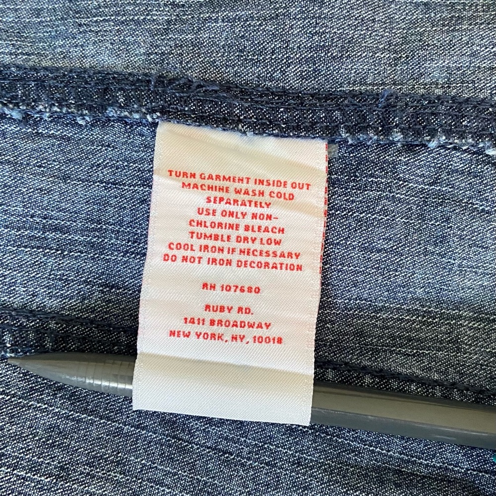 Ruby Red Ladies Sz 12 Blue Denim 6 Snap Front Jacket w/Embellishments New Cond - Picture 7 of 8
